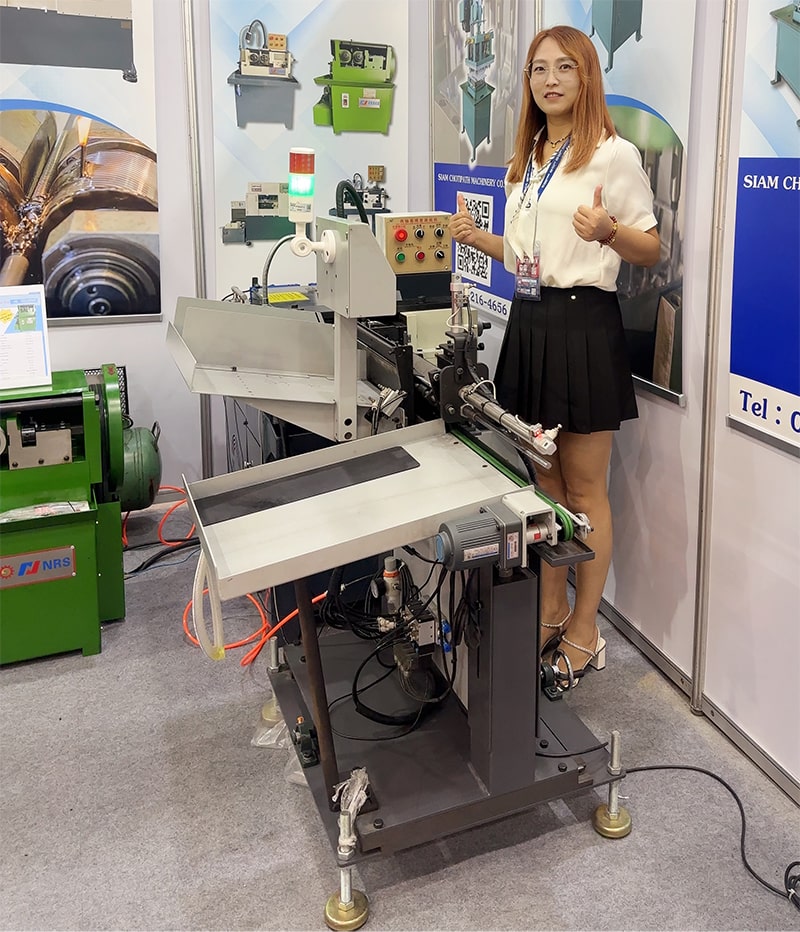 タイ産業展でのスレッドローリングマシン2025
